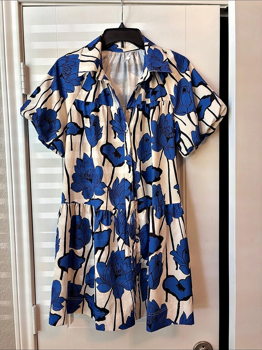 wenrine Floral Mini Dress in Blue & White Size XS Like New